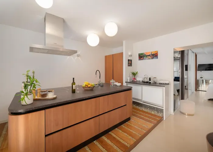 Exotic Oasis Bacvice Apartament *